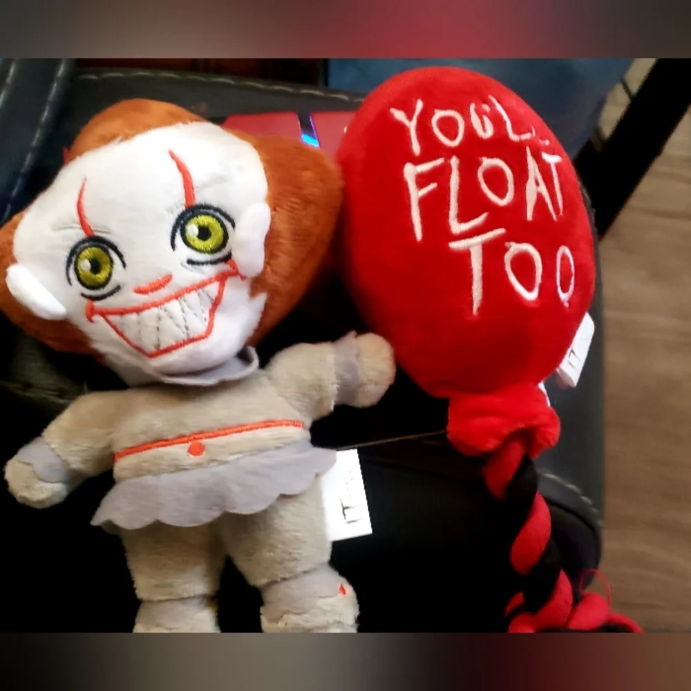 Pennywise Plush with Red Balloon Dog Toy For Small DOGS. NIP